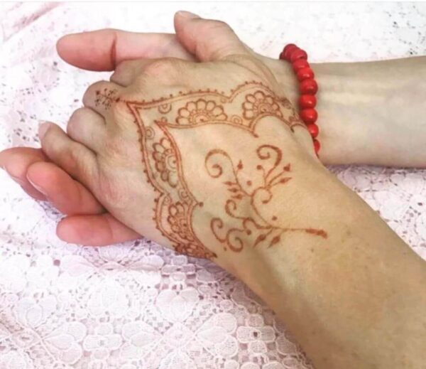 henna malba ruky