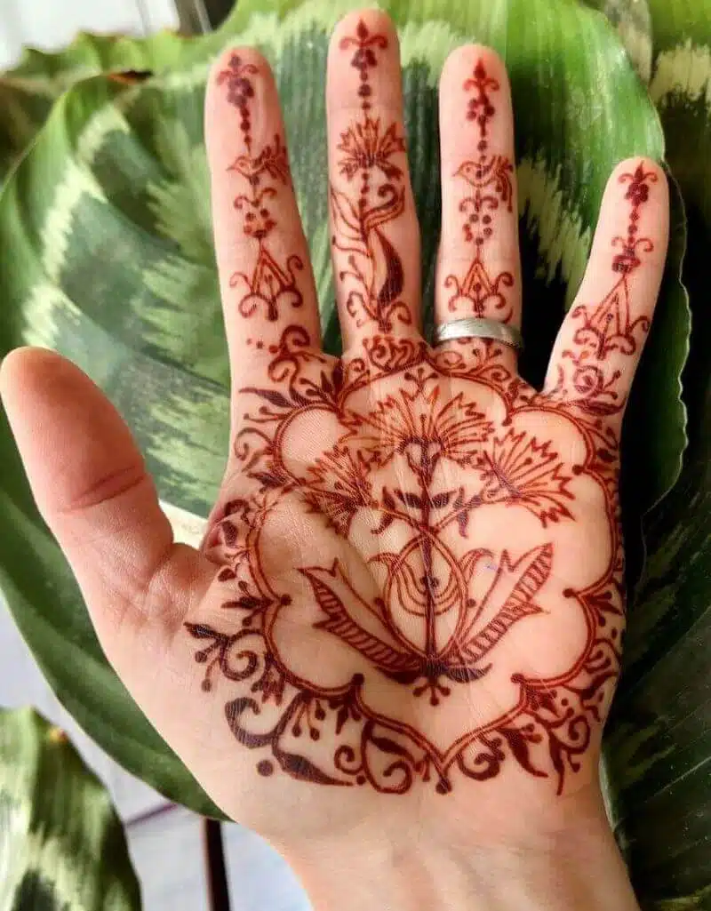 henna tetování na ruce