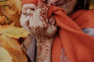 jak_dlouho_vydrží_henna_na_kůži